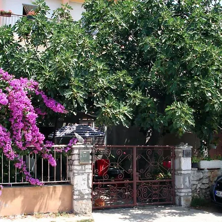 By The Sea - Diklo, - 5911 Zara