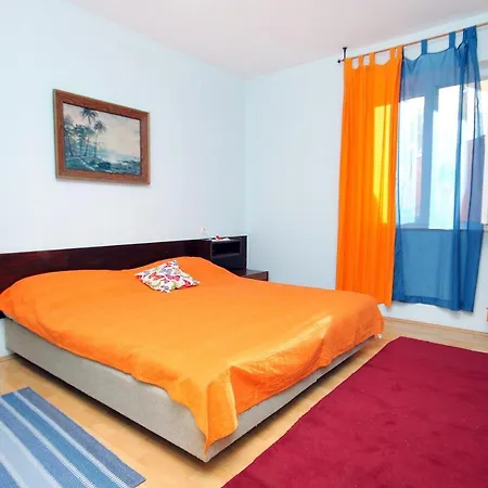 By The Sea - Diklo, - 5911 Zara